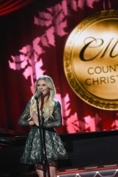 Kelsea Ballerini - CMA 2016 Country Christmas in Nashville