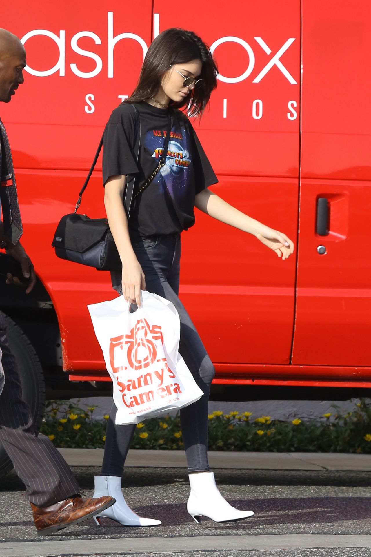 Kendall Jenner in Tight Jeans - Shopping in West Hollywood 11/16/ 2016 ...