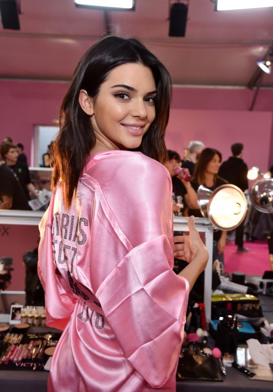 Kendall Jenner - Victoria