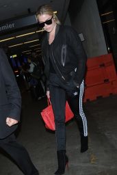Khloe Kardashian - Arriving to the Lax Airport in Los Angeles 11/26/ 2016