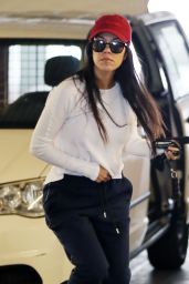 Kourtney Kardashian - Walking Into an Office Building in Beverly Hills 11/23/ 2016