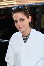 Kristen Stewart - Arrives and Leaves the TV Show 