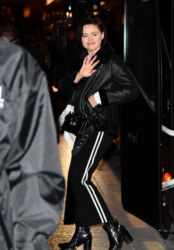 Kristina Bazan – Arrival of the Angels of Victoria’s Secret in Paris 11/27/ 2016