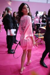 Lily Aldridge – Victoria’s Secret Fashion Show 2016 Backstage