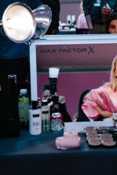 Lily Donaldson – Victoria’s Secret Fashion Show 2016 Backstage