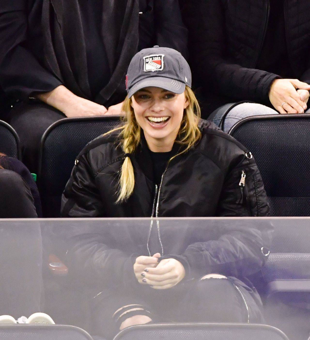 Margot Robbie New York Rangers Game February 26, 2015 – Star Style