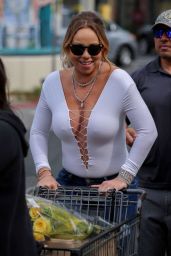 Mariah Carey - Shopping at Whole Foods in Hawaii, November 2016 