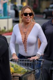 Mariah Carey - Shopping at Whole Foods in Hawaii, November 2016 