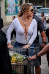 Mariah Carey - Shopping at Whole Foods in Hawaii, November 2016 