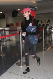 Morgan Lily - Arriving at LAX in Los Angeles 11/11/2016
