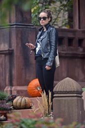 Olivia Wilde Urban Outfit - Out and About in Brooklyn 11/3/ 2016 