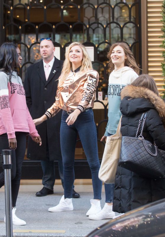 Rachel Hilbert, Grace Elizabeth & Zuri Tibby Pose in Front of the Mandarin Oriental in Paris 11/28/ 2016