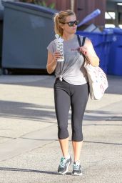 Reese Witherspoon in Leggings -  Leaving a Gym in LA 11/3/ 2016 