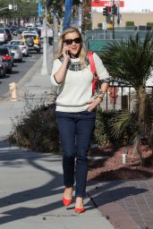 Reese Witherspoon - Shopping in Santa Monica, November 2016