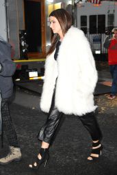 Sandra Bullock - Looking Fancy in Fur For 