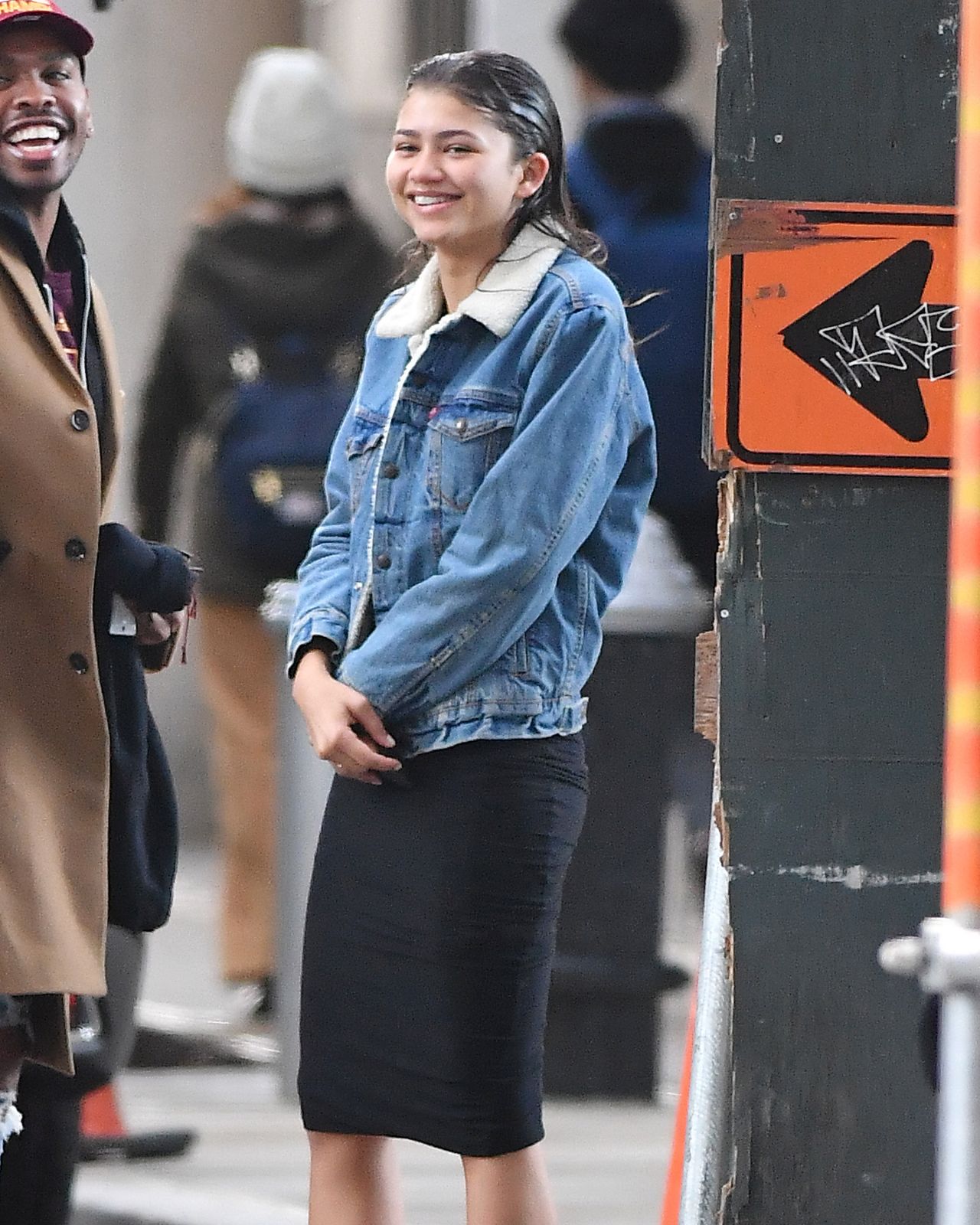 Zendaya Wears a Jean Jacket With no Makeup And Wet Hair