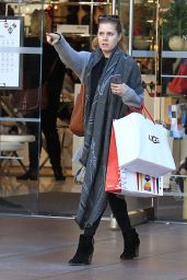 Amy Adams - Does some Christmas Shopping in LA 12/19/ 2016