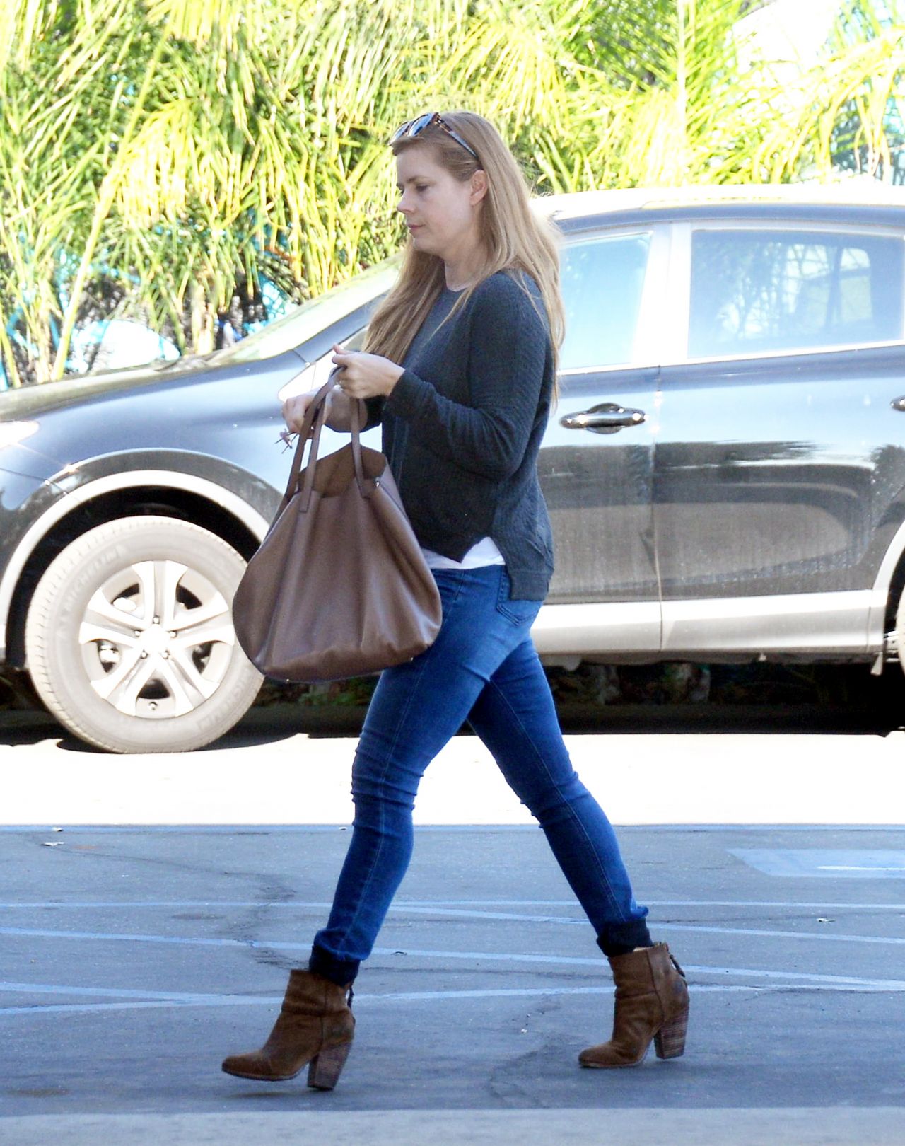 Amy Adams in Tight Jeans - Shopping in West Hollywood 12/5/ 2016.