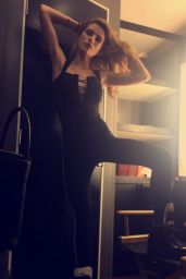 Bella Thorne - Social Media Pics, November 2016