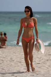 Bethenny Frankel in a Bikini - Miami 12/3/ 2016