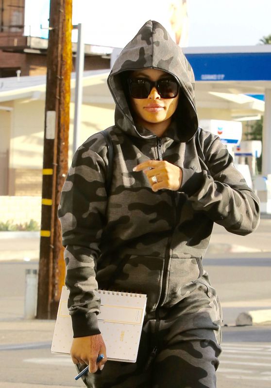 Blac Chyna - Out for a Trip to the Nail Salon in Los Angeles 12/26/ 2016