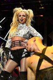 Britney Spears Performing At 102.7 KIIS FM