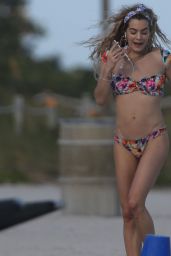 Chelsea Leyland in Bikini - Beach in Miami 11/30/ 2016