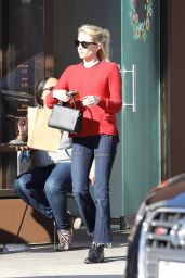 Emma Roberts - Grabs Some Cupcakes at Sprinkles in Beverly Hills 12/15/ 2016 
