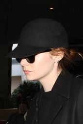 Emma Stone - LAX Airport in Los Angeles 12/19/ 2016