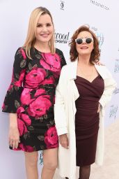 Geena Davis – The Hollywood Reporter’s Annual Women in Entertainment Breakfast in LA 12/7/ 2016