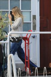 Gwyneth Paltrow Street Style - With Her Boyfriend Brad Falchuk in Los Angeles 12/10/ 2016