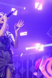 Hailee Steinfeld - iHeart Radio Y-100 Jingleball Pre Show in Florida 12/18/ 2016