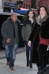 Hailee Steinfeld - Visits CBS This Morning in New York 12/13/ 2016 