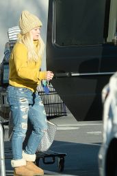 Hilary Duff Street Style - Out And About in Los Angeles 12/21/ 2016