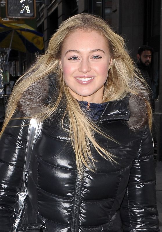Iskra Lawrence - Out in New York 12/15/ 2016 