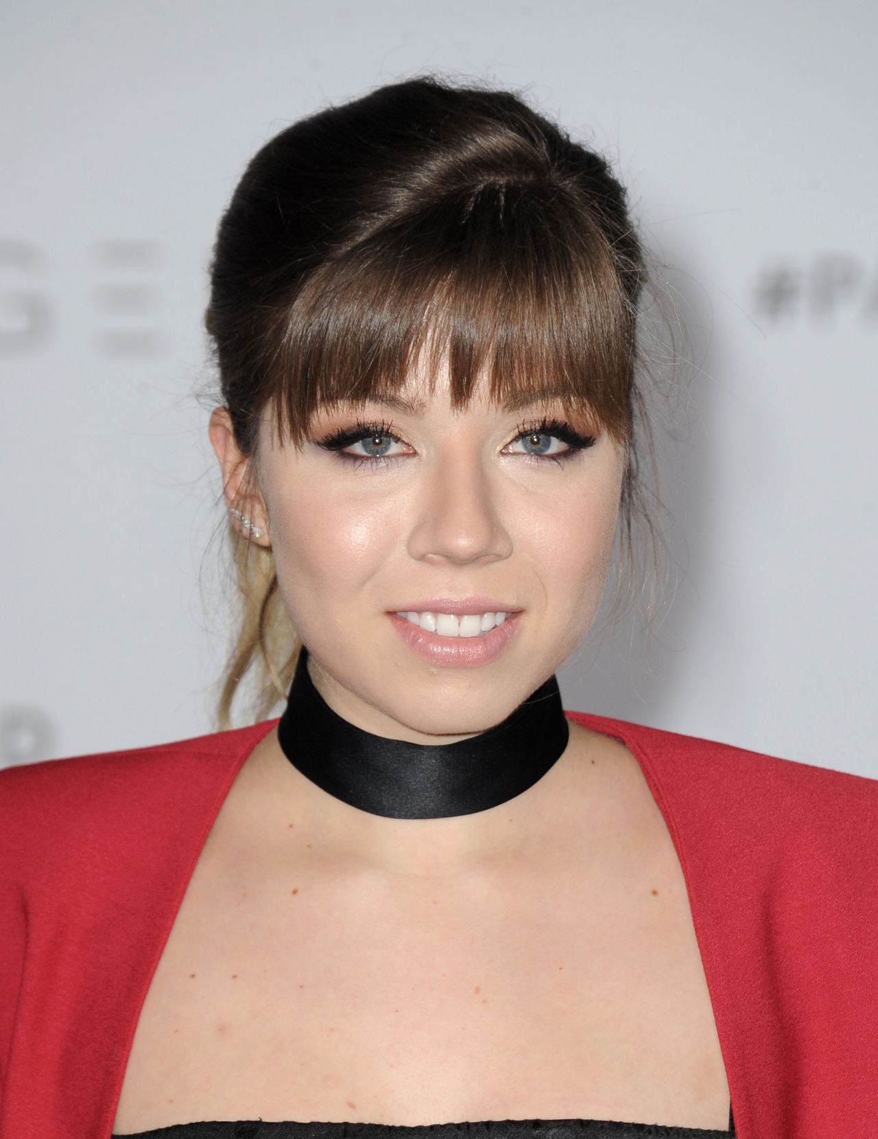 Jennette McCurdy - 'Passengers' Premiere at the Westwood Vil