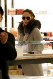 Jennifer Lopez Casual Style - Shopping in Beverly Hills 12/22/ 2016 