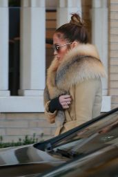 Jennifer Lopez - Shopping in Barney