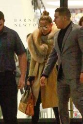 Jennifer Lopez - Shopping in Barney