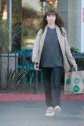 Jessica Biel Street Style - Grocery Shopping at Whole Foods in Santa Monica 12/16/ 2016 