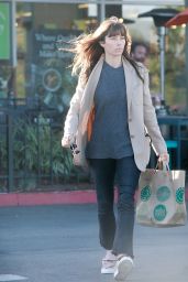 Jessica Biel Street Style - Grocery Shopping at Whole Foods in Santa Monica 12/16/ 2016 