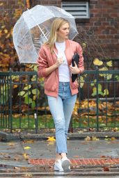 Karlie Kloss Casual Style - Out in NYC 11/30/ 2016 