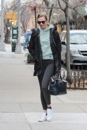 Karlie Kloss - Out in New York City On a Frigid December Morning 12/15/ 2016
