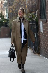 Karlie Kloss Street Fashion - Out and About in New York 12/16/ 2016 