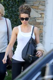 Kate Beckinsale With Her Mom Judy Loe - Get Picked Up By a Chauffeur - Los Angeles, CA 12/29/ 2016