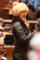 Kate Hudson - Shopping at Boogies in Aspen 12/22/ 2016 
