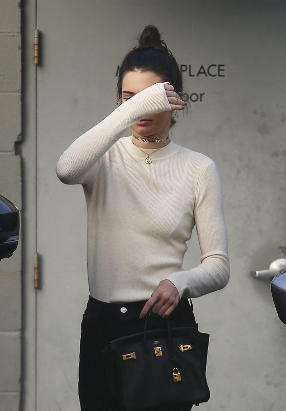 Kendall Jenner Casual Style - Leaving Joan