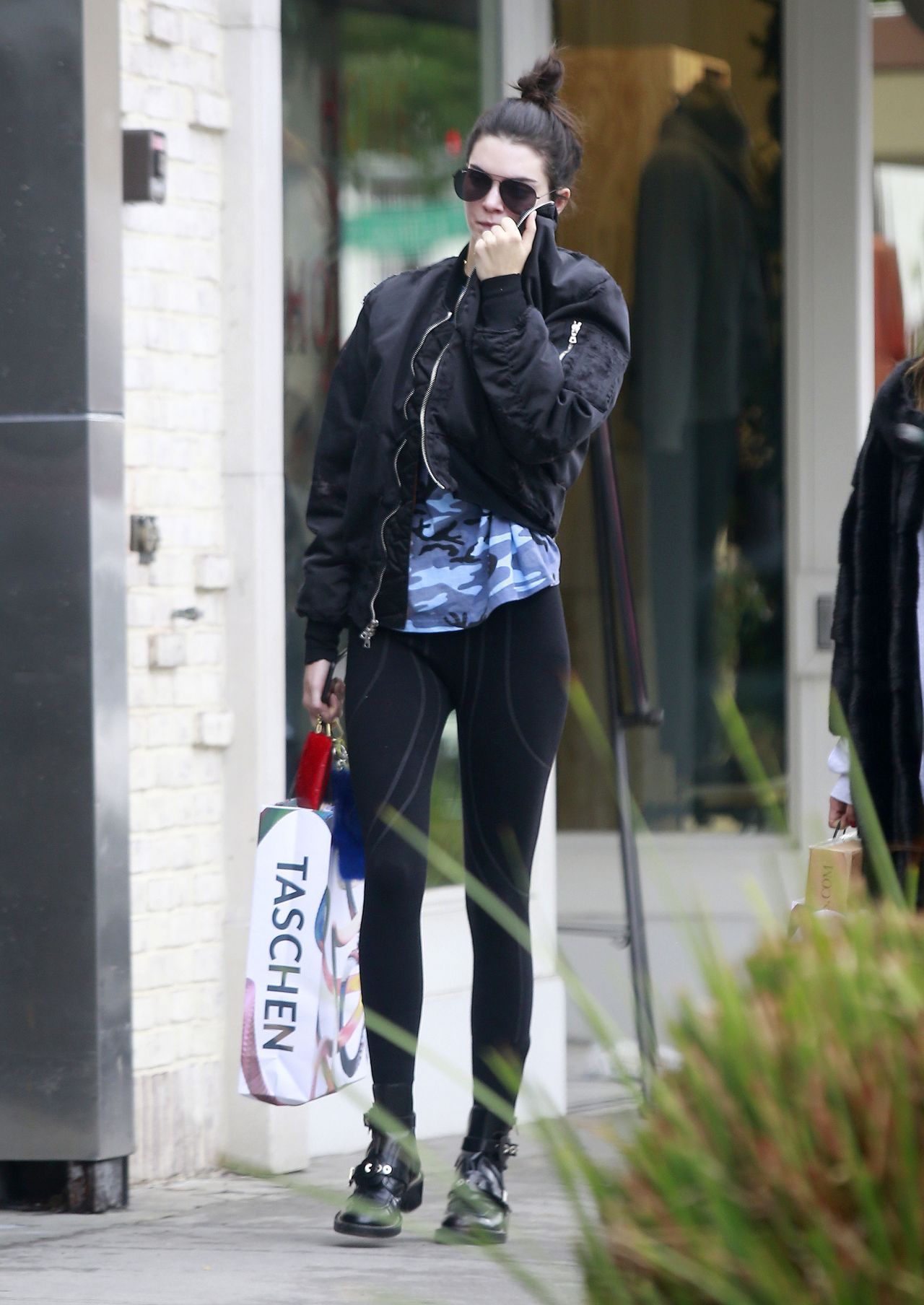 Kendall Jenner - Shopping in Beverly Hills 12/16/ 2016 • CelebMafia