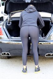 Khloe Kardashian - Leaving Equinox Gym in Los Angeles 12/4/ 2016 