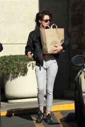 Kristen Stewart - Shopping at Gelsons in Los Feliz 12/27/ 2016